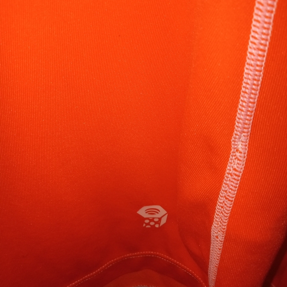 Mountain HardWear Women's Orange Long Sleeve Shirt  Medium 1/2 Zip , Like New 🧡 - Picture 3 of 13